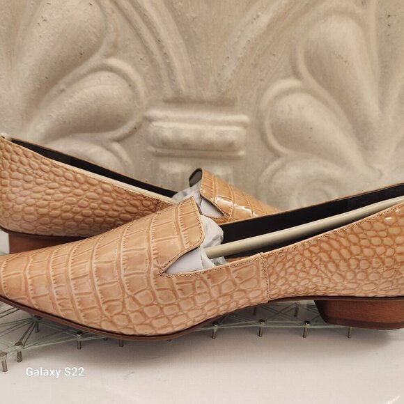 Vince Camuto "Kikie" cream puff patent Croco loafers. NIB. Size 8.5 - Picture 7 of 12